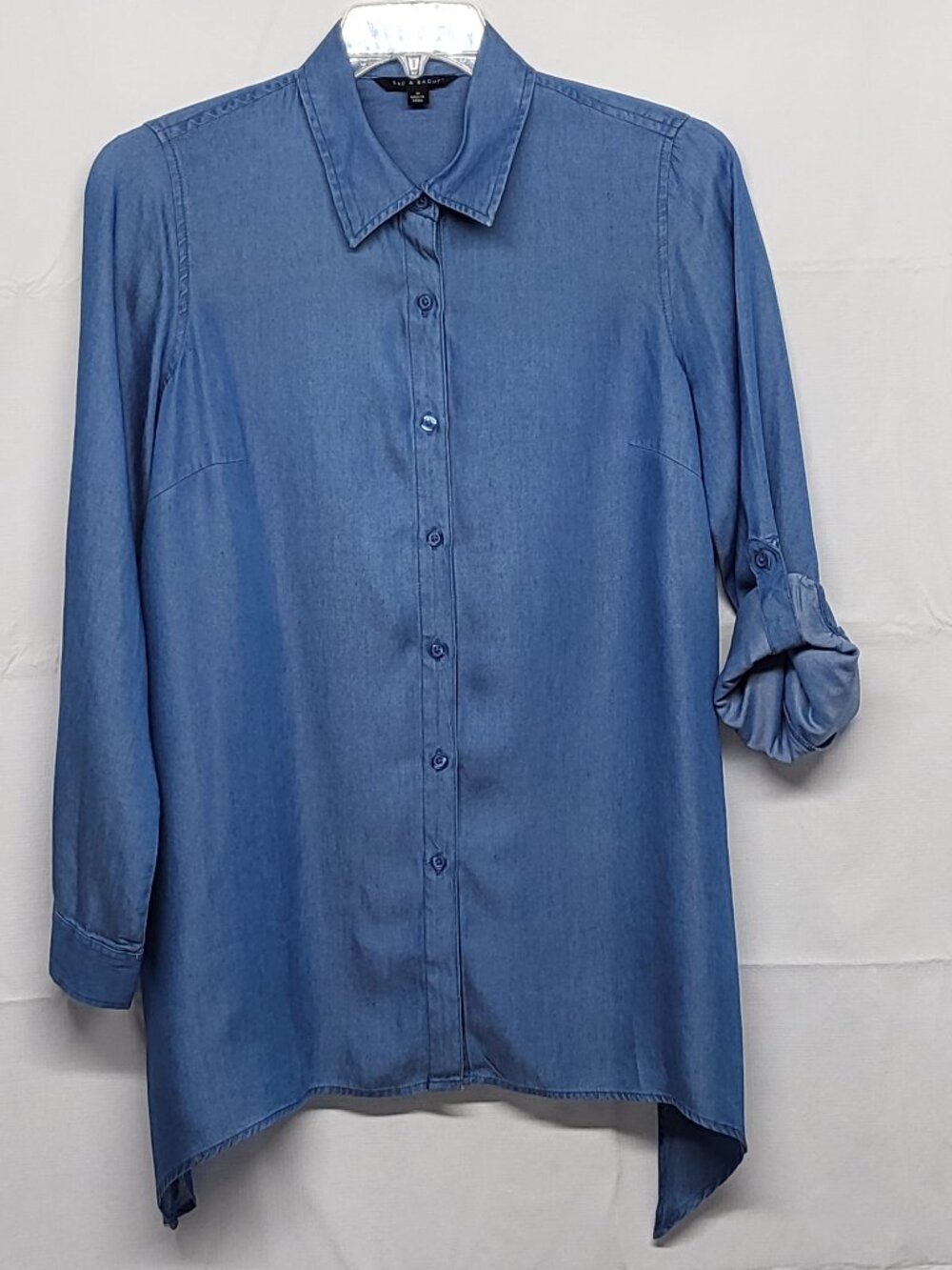 Zac & Rachel Shirt Button Up Womens Medium Roll Tab Sleeve Sharkbite Hem Lyocell
